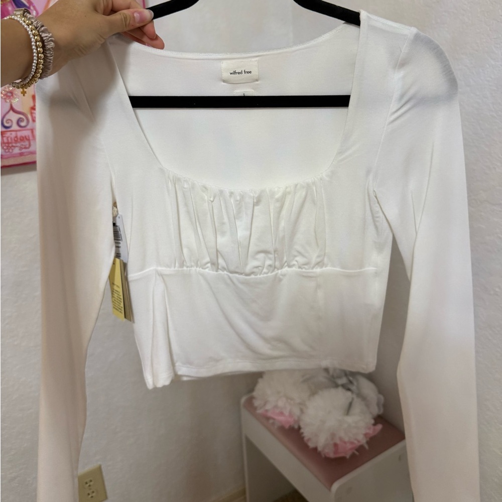 aritzia white scrunch long sleeve top